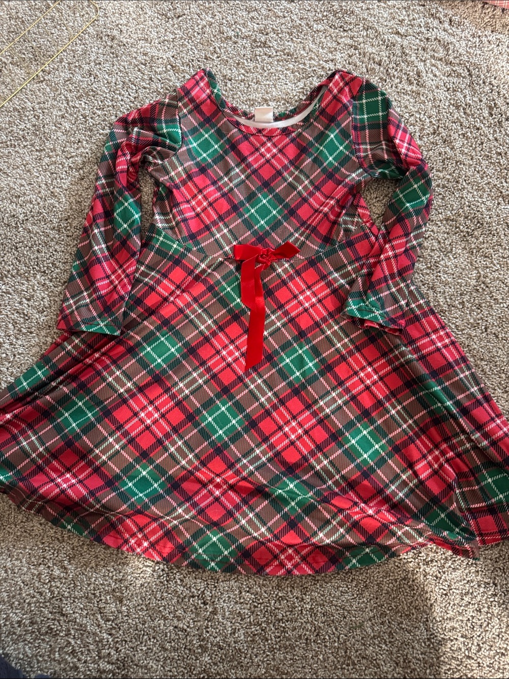 Source Unknown Red and Green Plaid Long-Sleeve Kids Dress with Bow